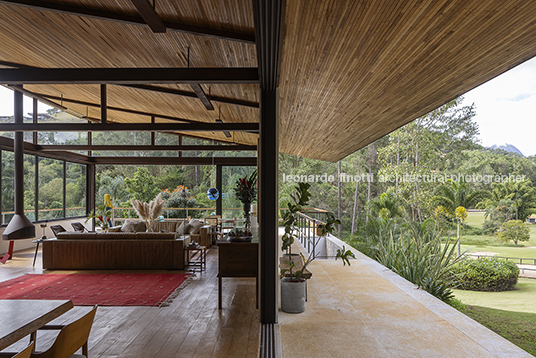 residência mondesir tiago freire