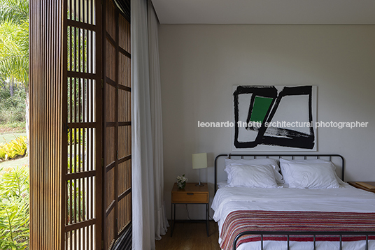 residência mondesir tiago freire