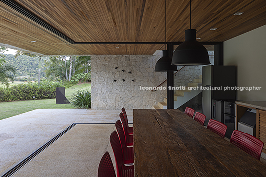 residência mondesir tiago freire