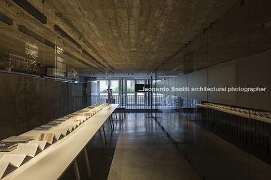 lina por finotti - espacio de cultura 3 plazas del colegio de arquitectos anibal mangoni