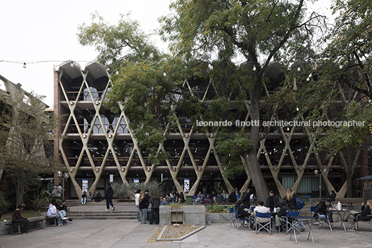 facultad de arquitectura de la um enrico tedeschi