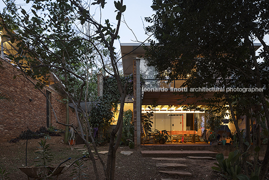 vila iapó arquitetos associados