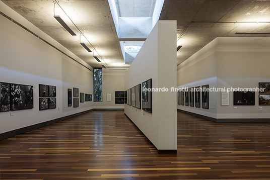 exposição maxita yano - galeria claudia andujar maxita yano