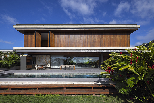 casa jf jobim carlevaro arquitetos
