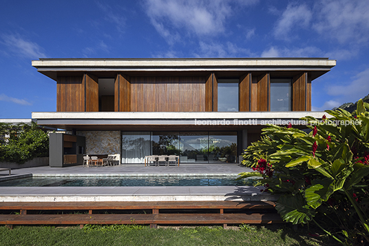 casa jf jobim carlevaro arquitetos