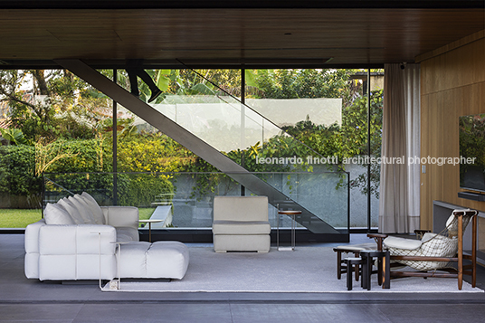 casa jf jobim carlevaro arquitetos