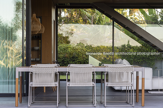 casa jf jobim carlevaro arquitetos