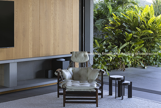 casa jf jobim carlevaro arquitetos